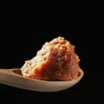 味噌を作る生きている菌で免疫力アップ！生のままで採るのがミソ！