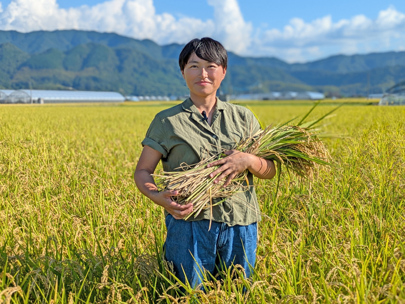 自然栽培米農家塚田美恵さんと稲